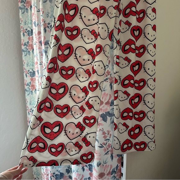 Spider-Man x Hello Kitty Pjs - Picture 5 of 5